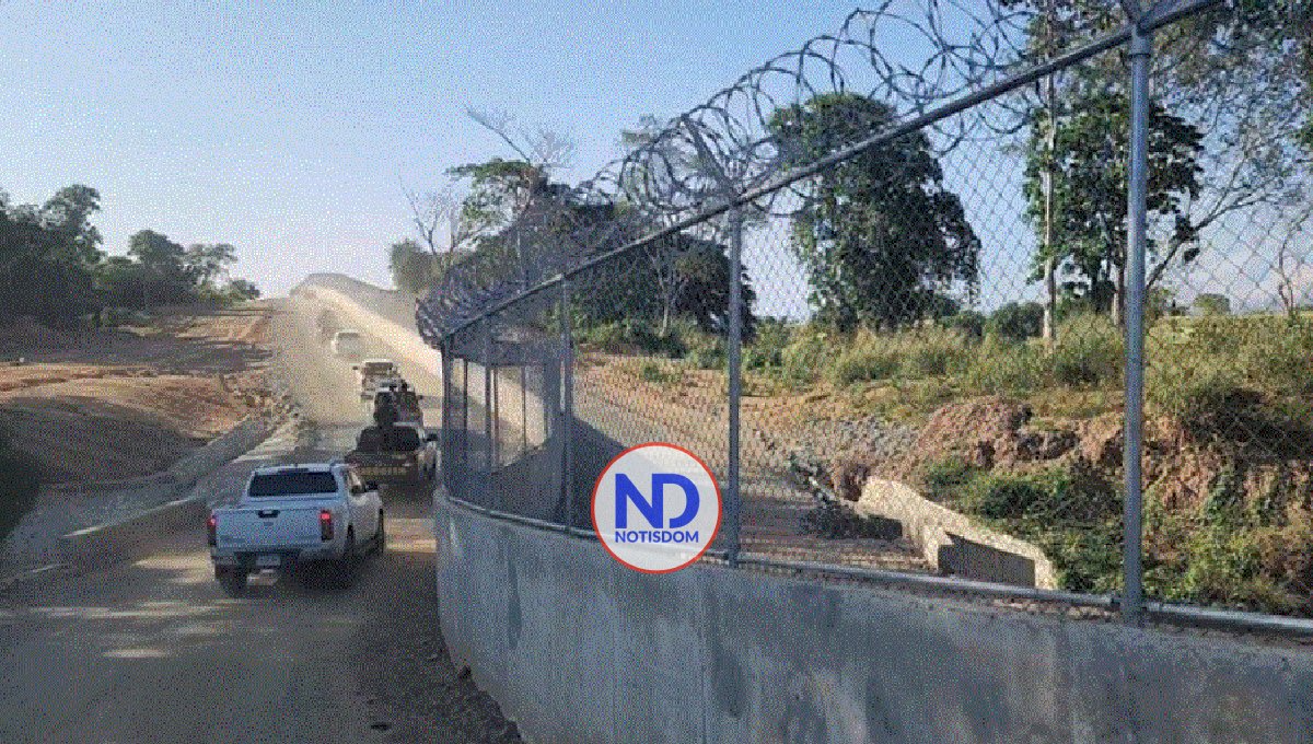 Autoridades militares y civiles RD chequean obra de muro fronterizo 2 Autoridades militares y civiles RD chequean obra de muro fronterizo
