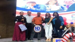 Aspirante a regidora celebra encuentro navideño con coordinadores políticos y dirigentes PRM