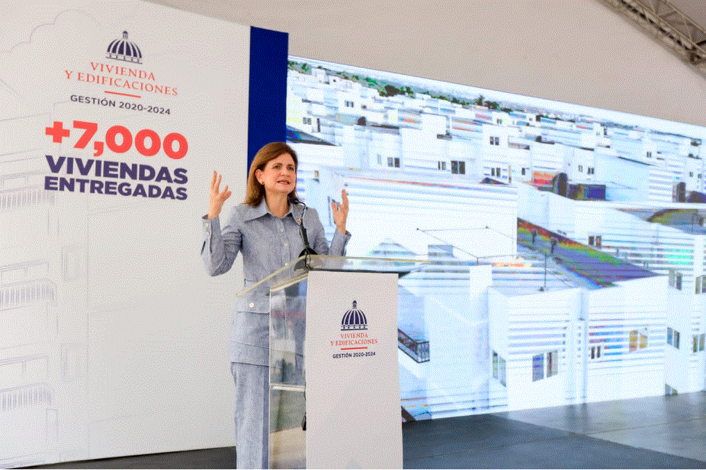 raquel pena 114 Vicepresidenta y Carlos Bonilla entregan obras, títulos de propiedad y bonos «Saldo Mi Hogar» en SDE