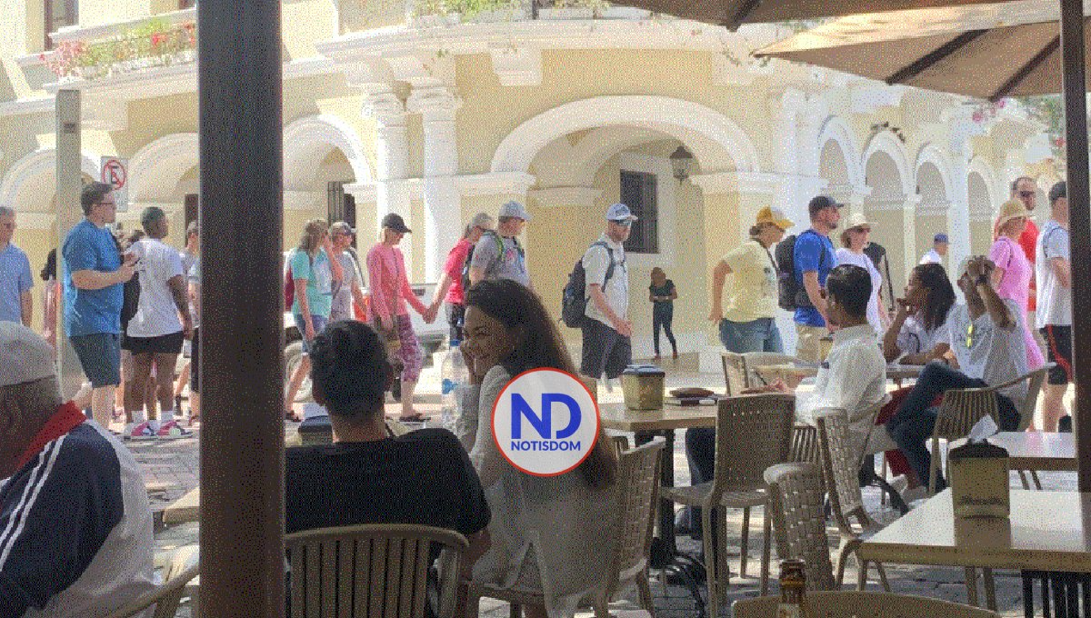 RD celebra la llegada de 10 MM de turistas