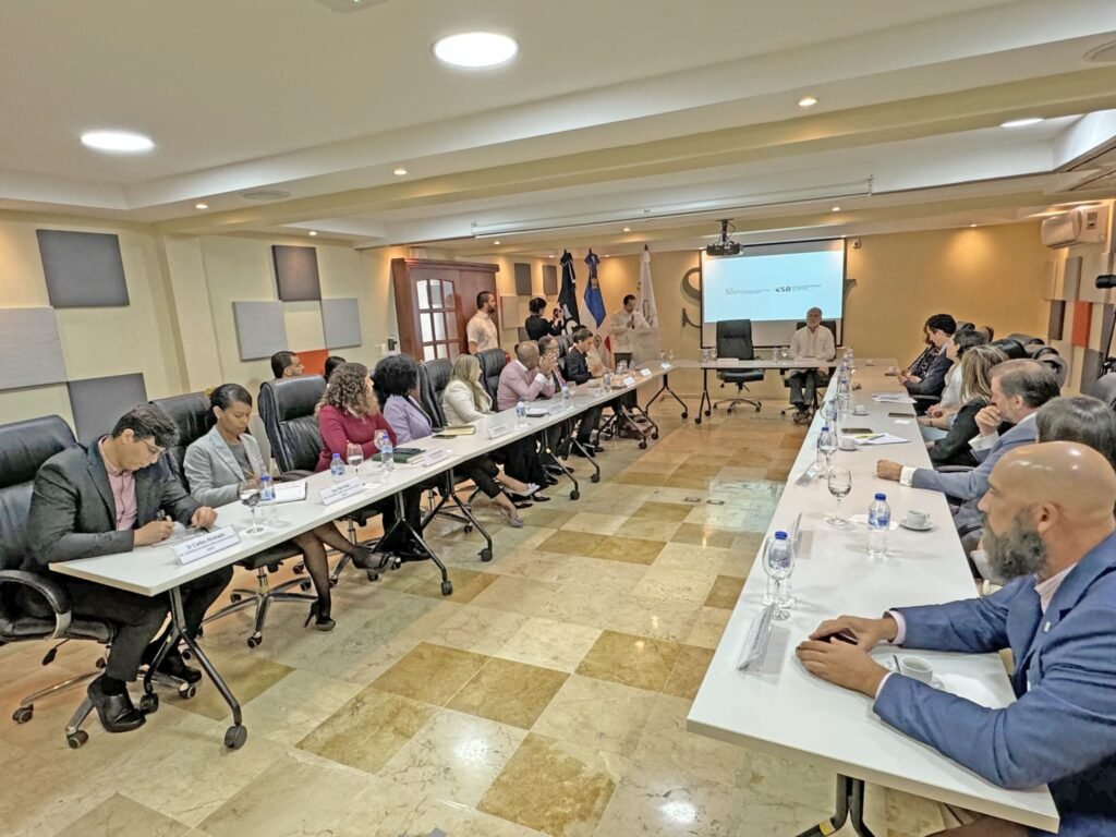 superintendente de banco 1 SIMV y SB ponen en consulta pública norma para facilitar acceso crédito de más de 34 mil inversionistas