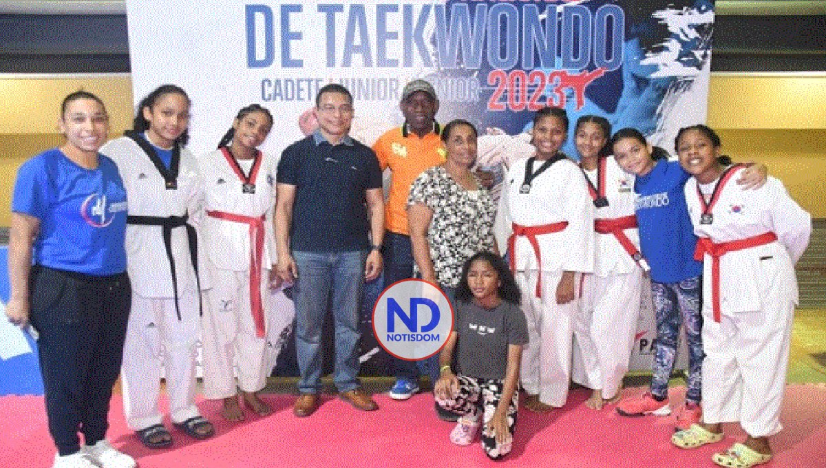 Monte Plata y Santiago dominan en superior certamen taekwondo