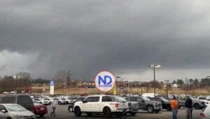 Al menos seis muertos tras el paso de varios tornados por Tennessee