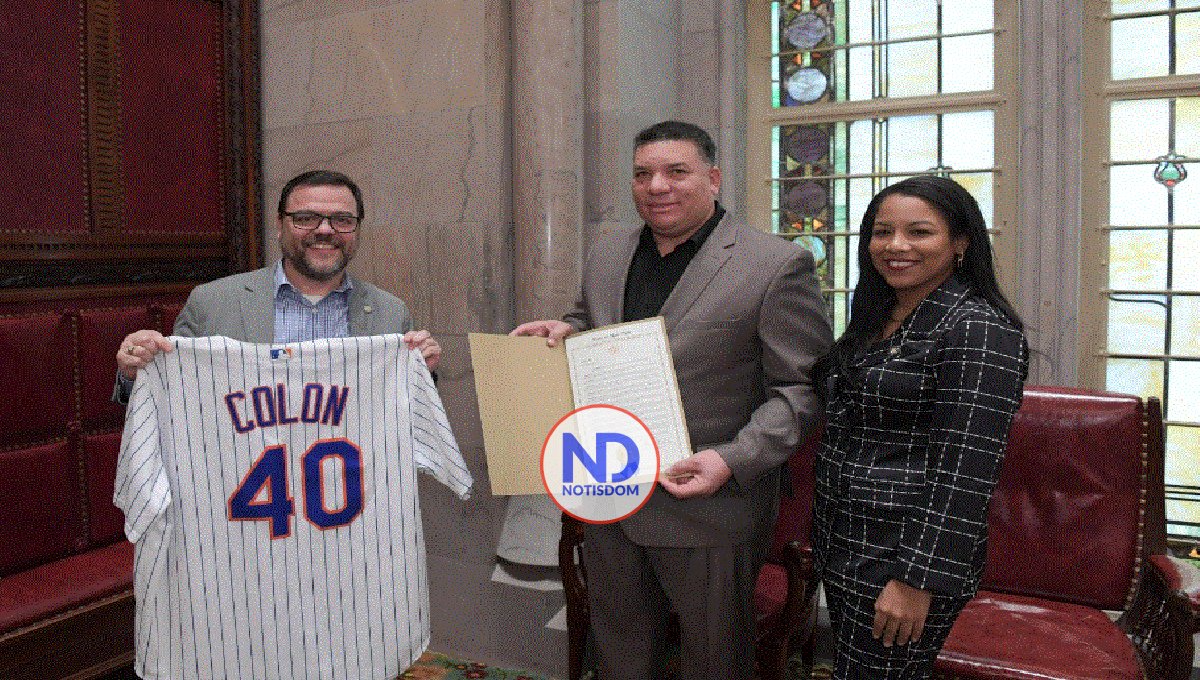 Lanzador Bartolo Colon es homenajeado en el Senado de NY