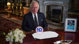 Ingresan a rey Carlos III para ser operado