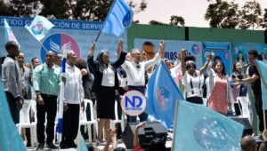 Carlos Peña promete hacer un gobierno patriótico; apoya Israel