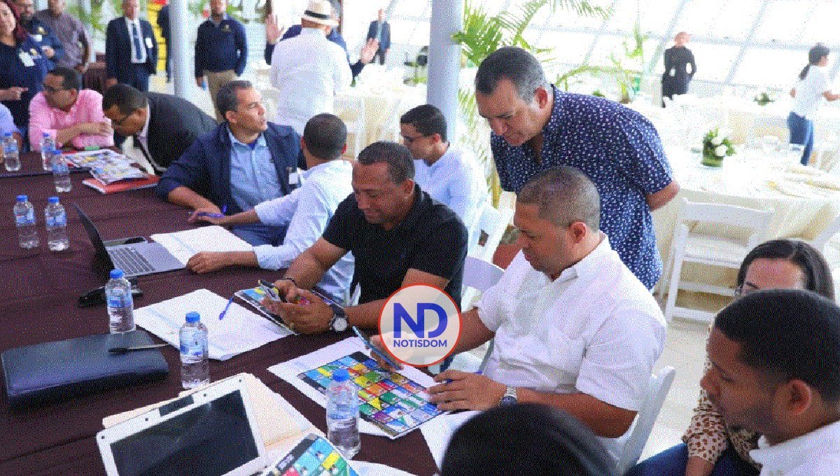 JCE y partidos inician revisión de las boletas para las municipales