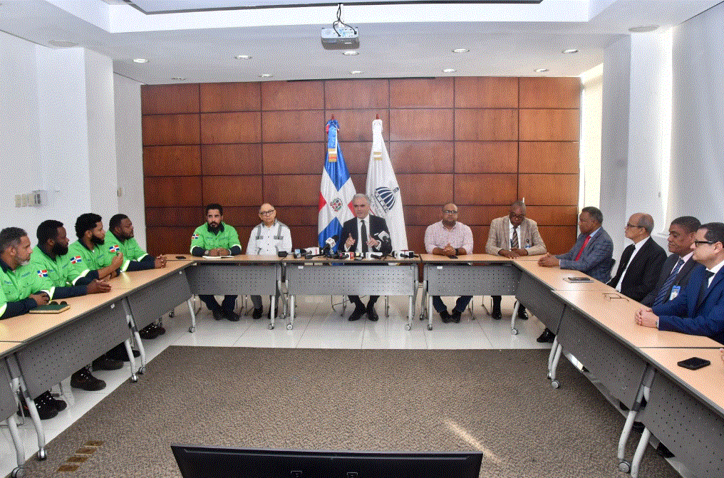 MIGUEL DE CAMPS 9 Ministerio de Trabajo emplaza a Falconbridge para el pago del salario 13 a trabajadores