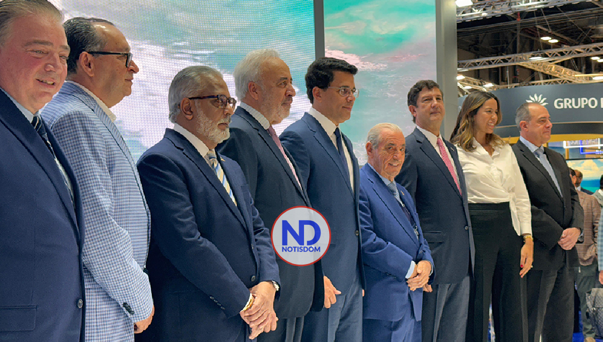 Acuerdo firmado en Fitur: Santiago tendrá dos vuelos semanales a Madrid por Air Europa 2 Acuerdo firmado en Fitur: Santiago tendrá dos vuelos semanales a Madrid por Air Europa