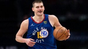 Nikola Jokic logra otro triple-doble contra Nueva Orleans