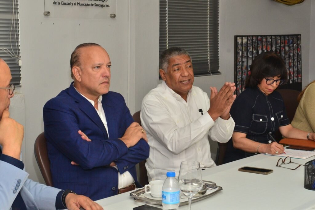 ULISES RODRIGUEZ 15 Clúster Turístico de Santiago presenta sus estrategias de desarrollo a Ulises Rodríguez