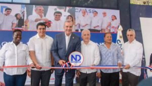 Abinader y la CAASD entregan saneada cañada Cachón Oeste