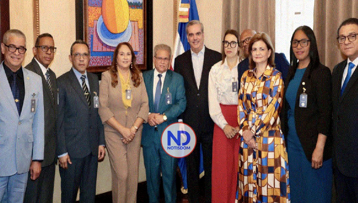 Presidente dominicano se reúne con directivos del Colegio Médico