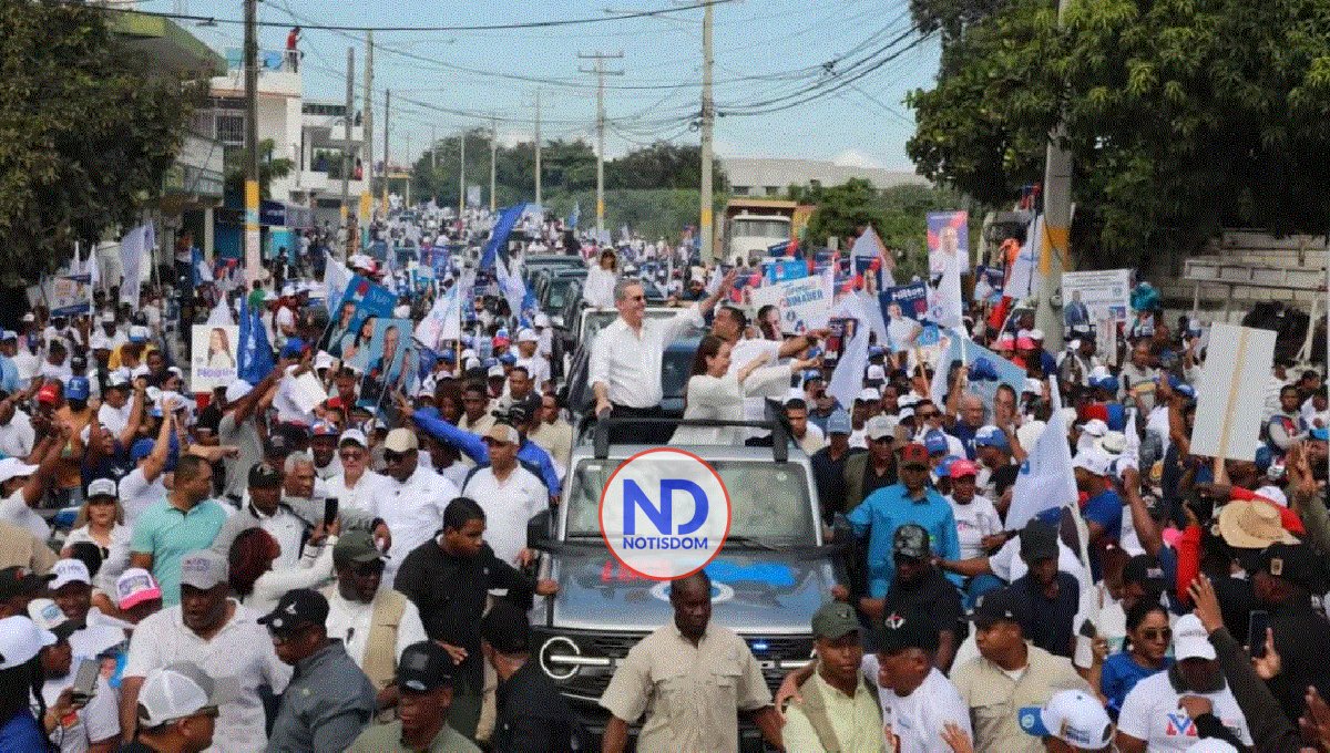 Abinader encabeza caravana en Barahona junto a candidatos municipales