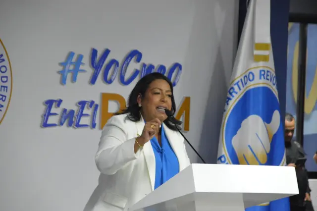 Altagracia Tavárez se juramenta en el PRM tras haber abandonado las filas del PRD 3 altagracia tavarez 1 Altagracia Tavárez se juramenta en el PRM tras haber abandonado las filas del PRD