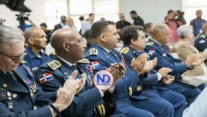 Bomberos recibirán una póliza de vida y otros beneficios