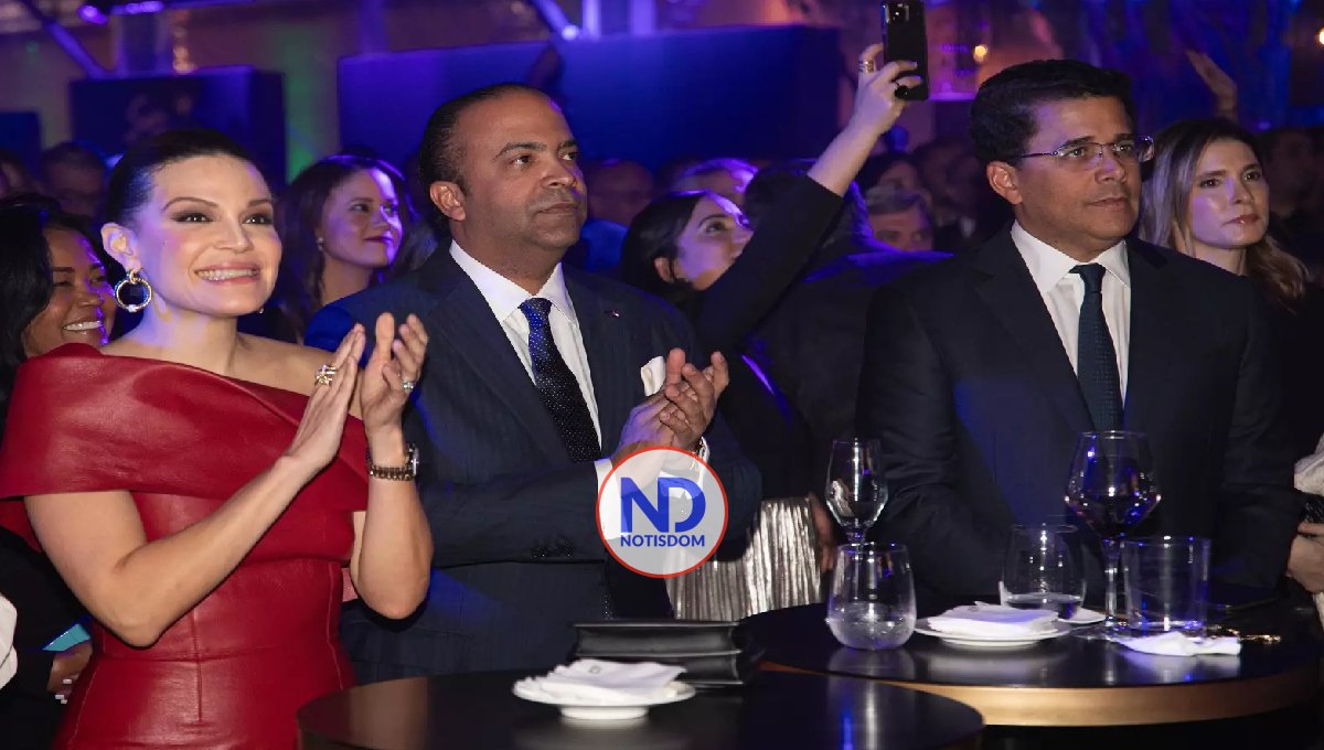 Celebran dominicanidad con merengue, baile y poesía en Fitur 2 Celebran dominicanidad con merengue, baile y poesía en Fitur