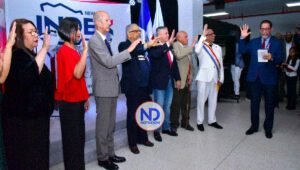 Cónsul RD en NY posesiona directiva Instituto Duartiano