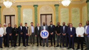 El presidente Abinader se reúne con figuras de las Grandes Ligas