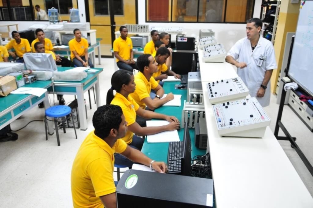 infotep 13 Infotep asegura que el 90 % de sus capacitados en Pedernales ya trabaja