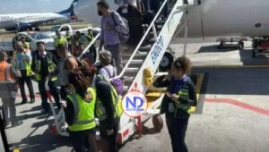 Pasajero de un avión abre la puerta de emergencia en México