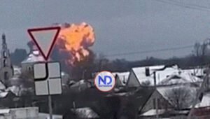 Moscú acusa a Ucrania de derribar un avión con prisioneros