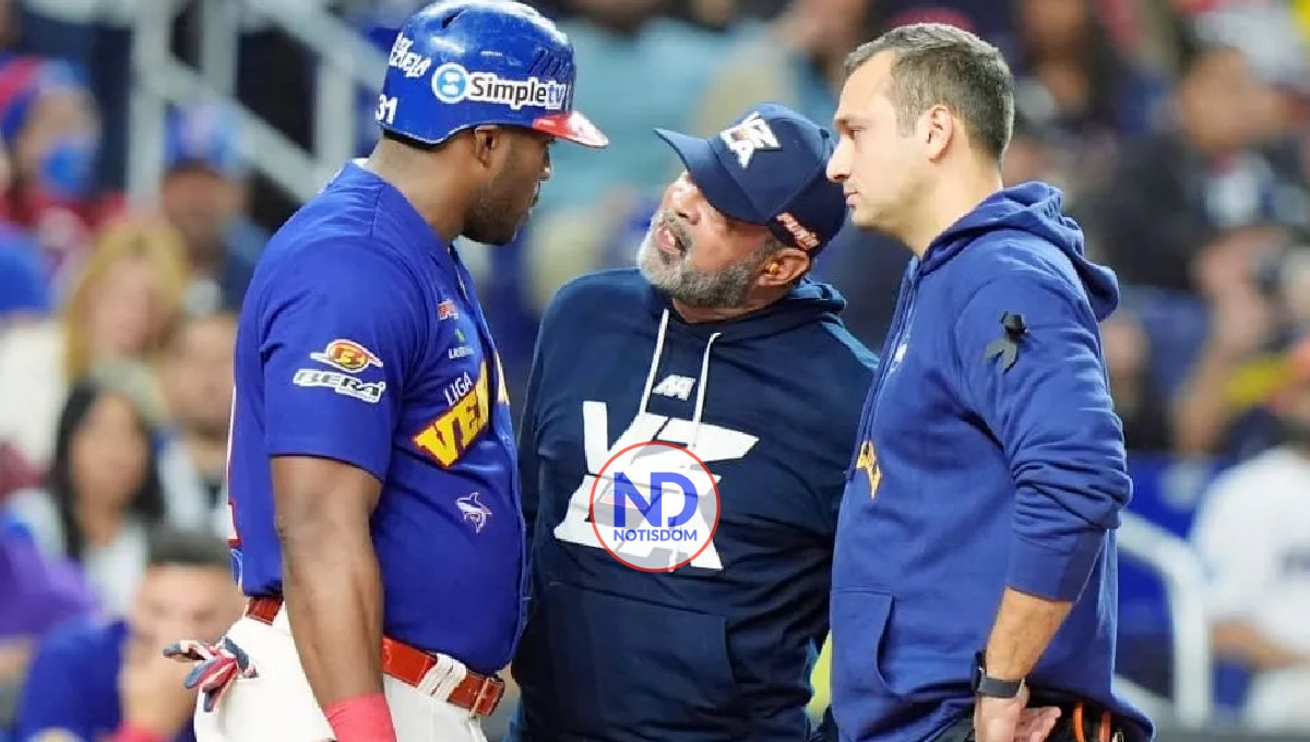 Yasiel Puig sale lastimado de una pierna en la final entre Licey y Tiburones