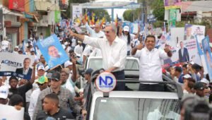 Abinader encabeza caravana en Los Alcarrizos