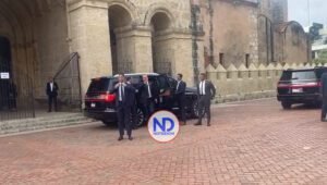 Presidente Abinader asiste a misa en honor a Gustavo Cisneros