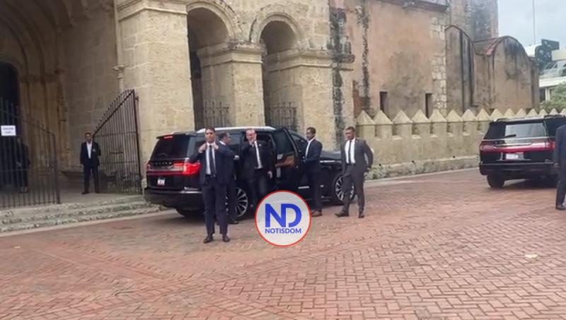 Presidente Abinader asiste a misa en honor a Gustavo Cisneros