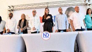 Los principales líderes sindicales apoyan a Carolina Mejía en el DN