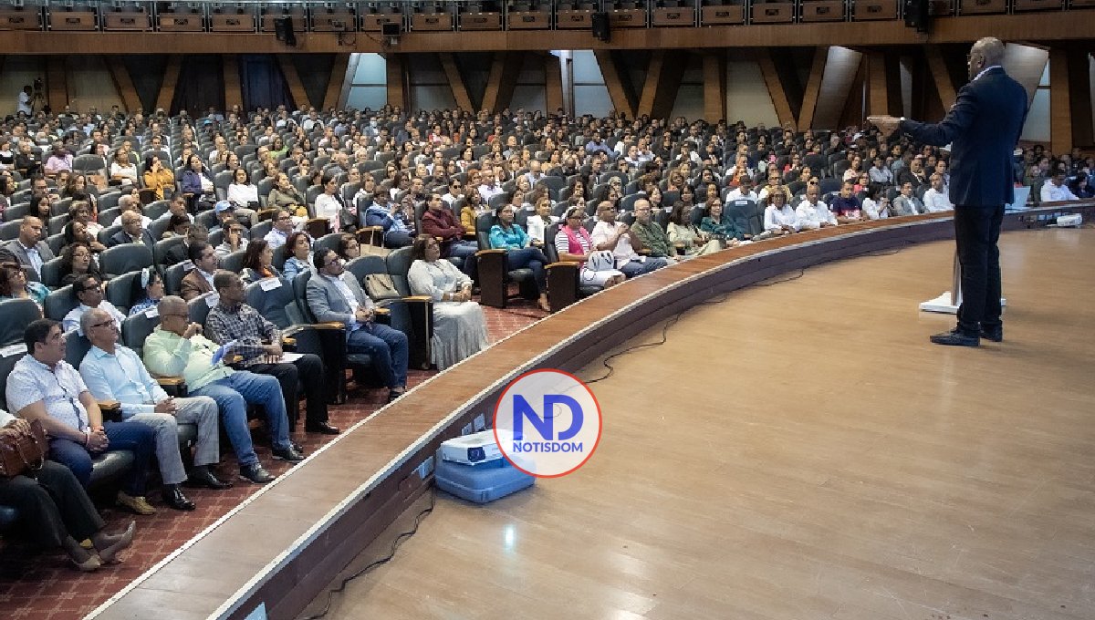 Contraloría instruye auditores en controles en entidades Gobierno