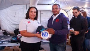 DAEH inicia entrega de uniformes a personal asistencial