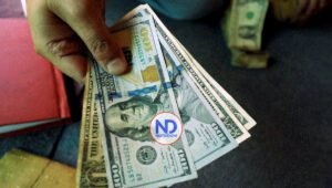 El dólar baja dos centavos y se cambia este lunes a 58.89 pesos