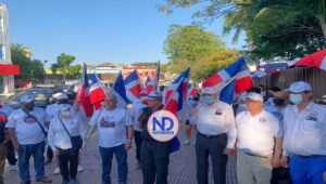 Invitan disfrutar el domingo exhibición y desfile autos antiguos