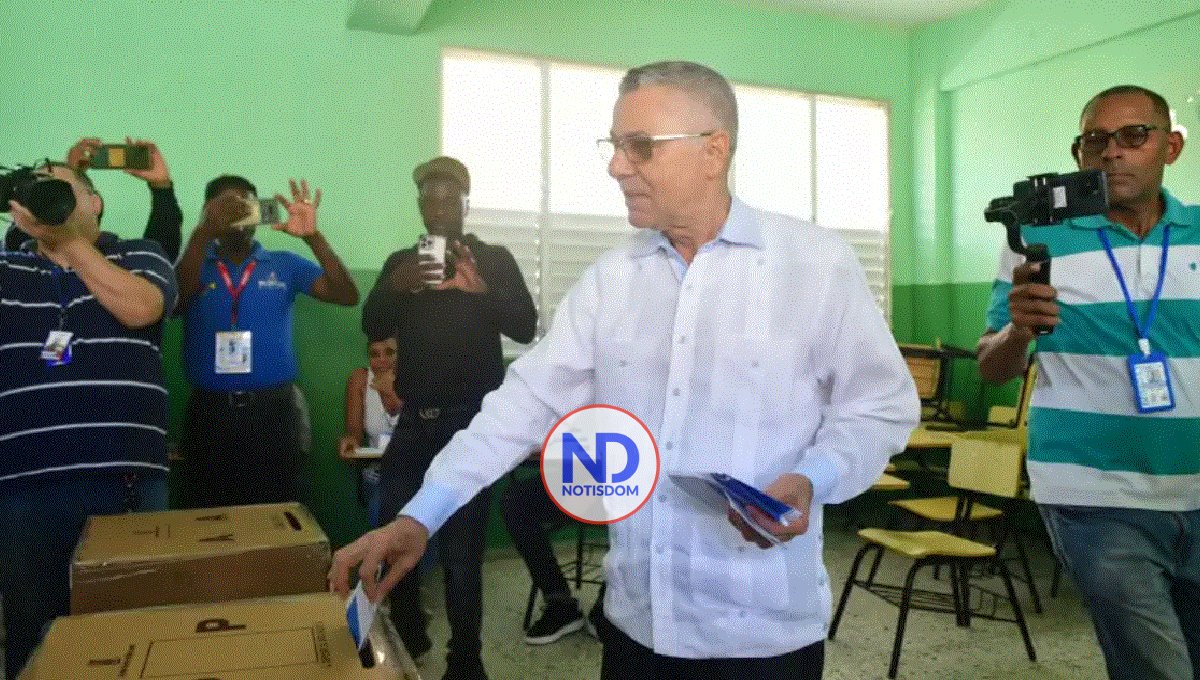 Manuel Jiménez ejercerá su derecho al voto a las 9:30 de la mañana este domingo