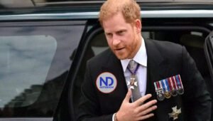 El príncipe Enrique regresa a Estados Unidos tras visitar a su padre, Carlos III