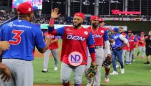 Robinson Canó y César Valdez guían triunfo del Licey ante Caguas