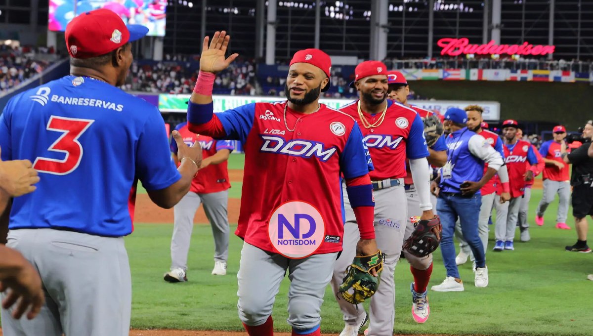 Robinson Canó y César Valdez guían triunfo del Licey ante Caguas 2 Robinson Canó y César Valdez guían triunfo del Licey ante Caguas