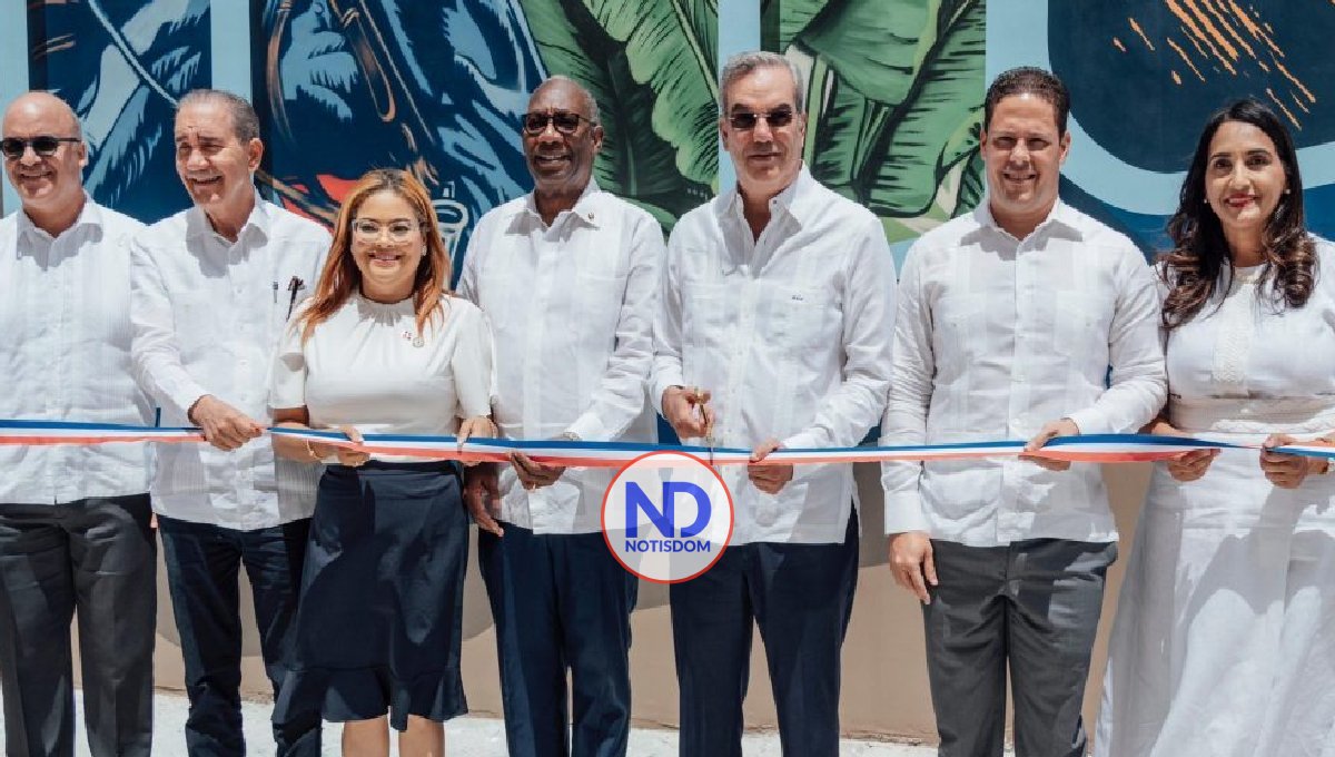 El Presidente Abinader inaugura un centro regional UASD en Azua