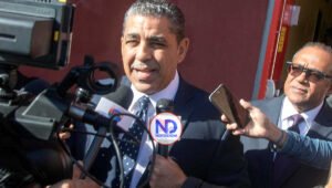 Adriano Espaillat aboga por inmunización de adolescentes