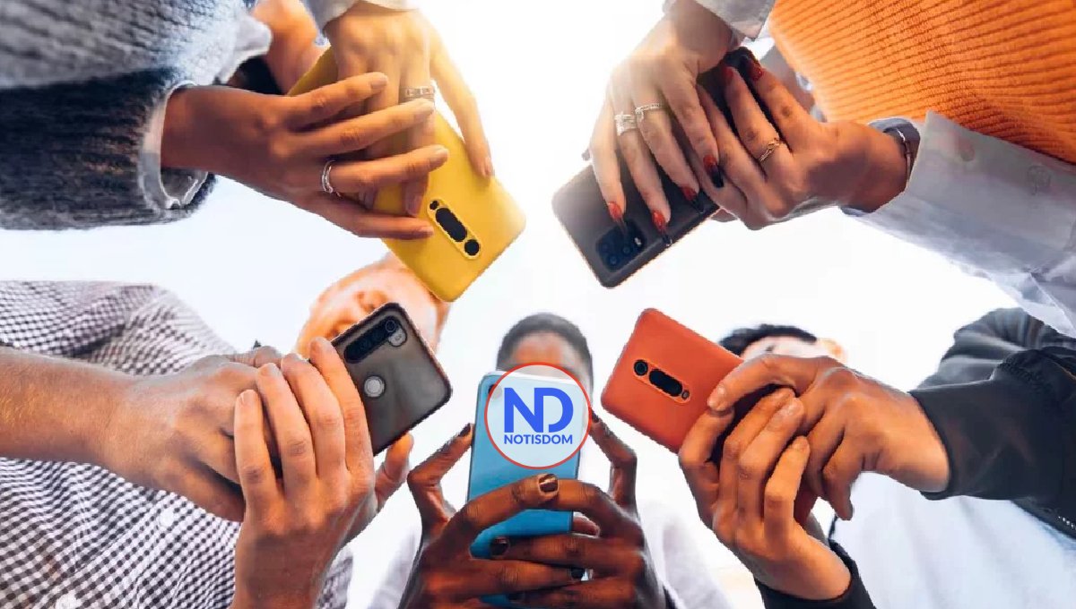 Experto alerta información del teléfono se escucha, aunque esté apagado