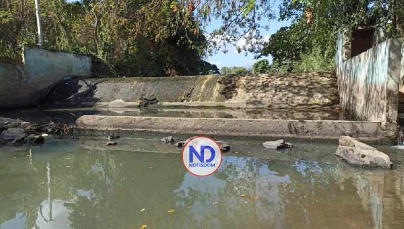 Haití abre canal de Juana Méndez y baja el caudal del río Masacre