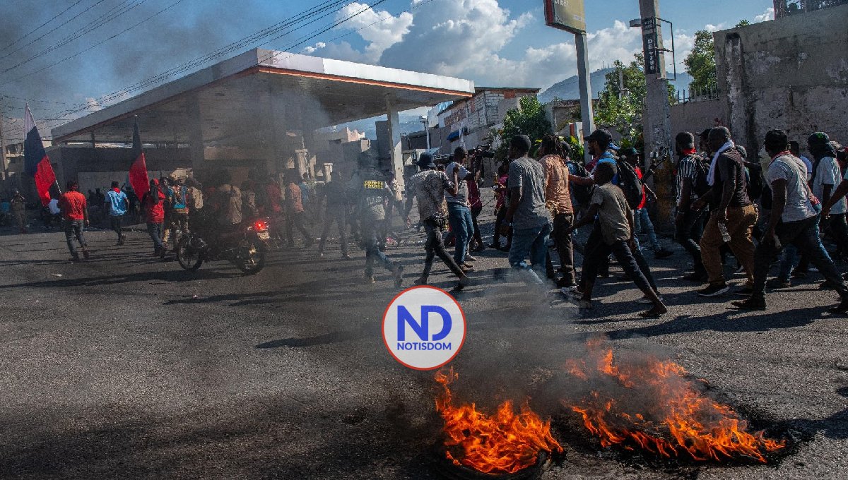 Pandillas en Haití quemaron más de una docena de farmacias