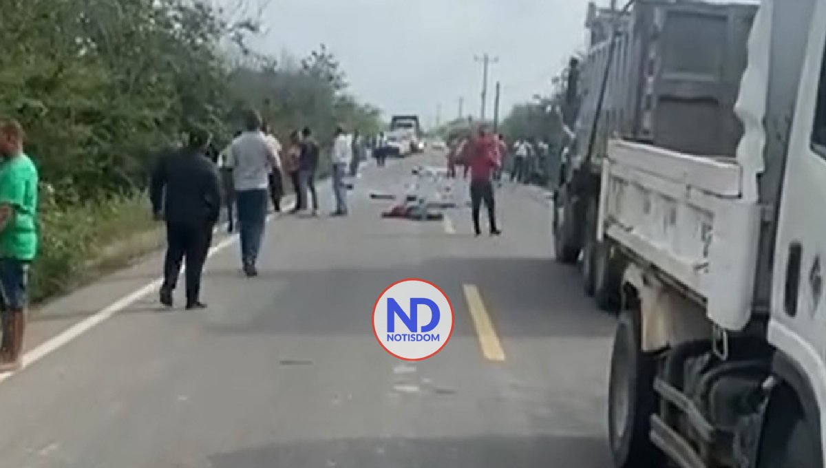 Tres muertos en un choque entre camión y autobús en Montecristi