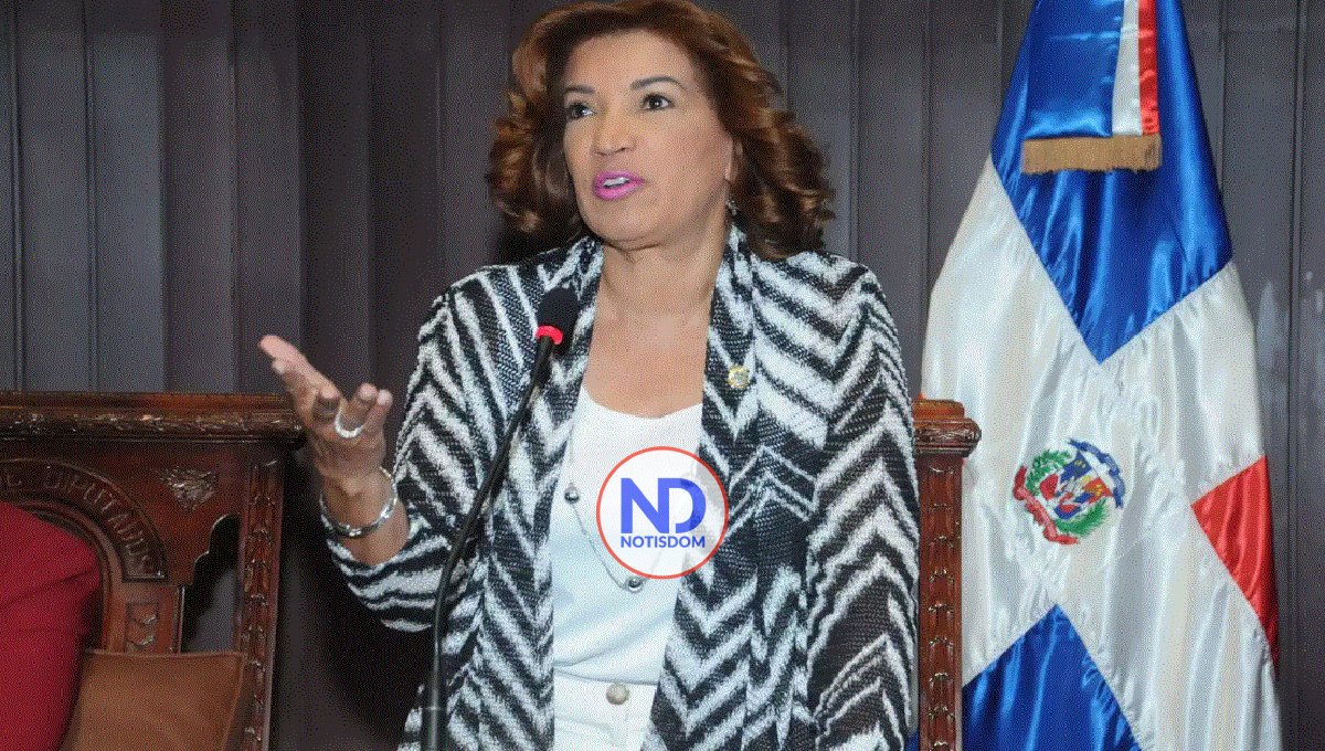 Diputada María Fernández presenta renuncia “irrevocable” del PLD