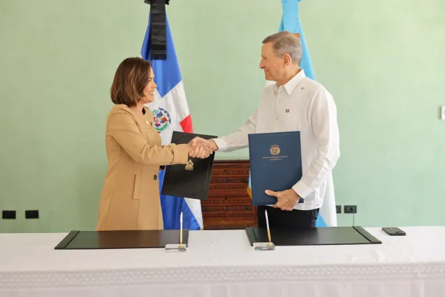 Roberto Alvarez y Cindy Rodriguez Mendoza 1 RD y Honduras acuerdan promover desarrollo económico de ambas naciones