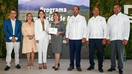 SAMUEL PEREYRA 36 Banreservas financia cosecha de arroz con RD$10,000 millones