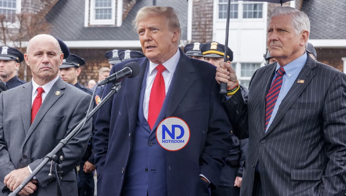 Trump va a velatorio de policía en NY; critica criminalidad en ciudad 2 Trump va a velatorio de policía en NY; critica criminalidad en ciudad