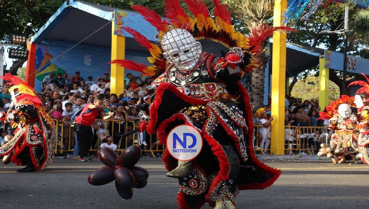Colorido y diversidad en desfile Carnaval del Distrito Nacional 2 Colorido y diversidad en desfile Carnaval del Distrito Nacional